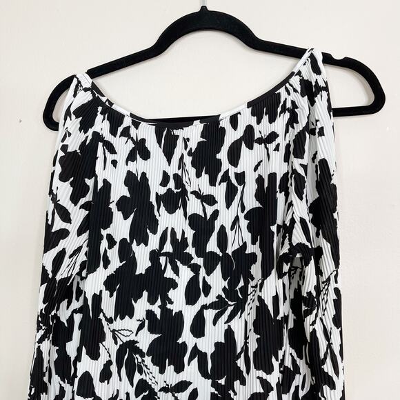 INC International Concepts Cold Shoulder Pleated Floral Blouse Black White M - Picture 6 of 10